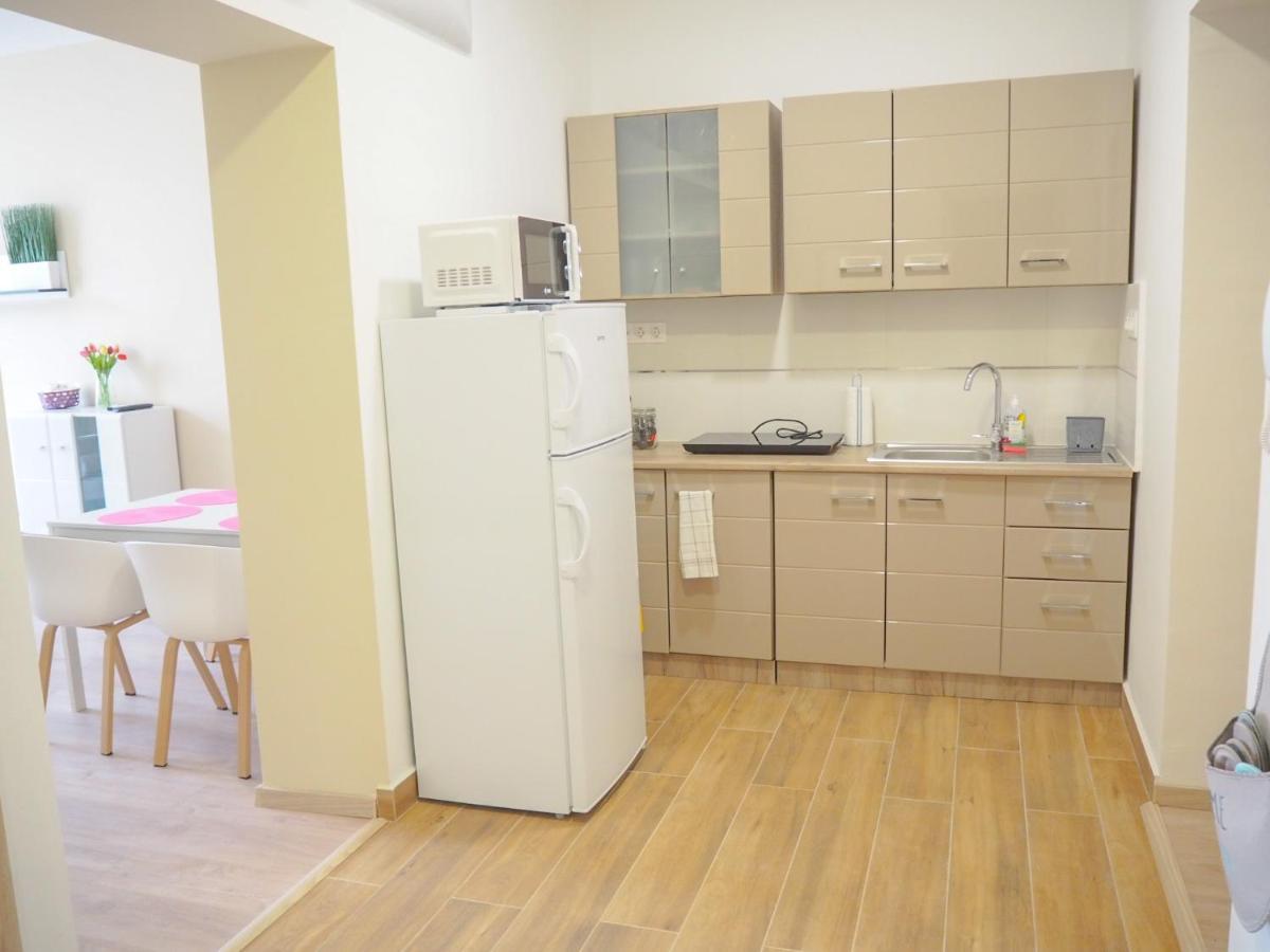 Holiday Apartmanhaz Harkány Buitenkant foto