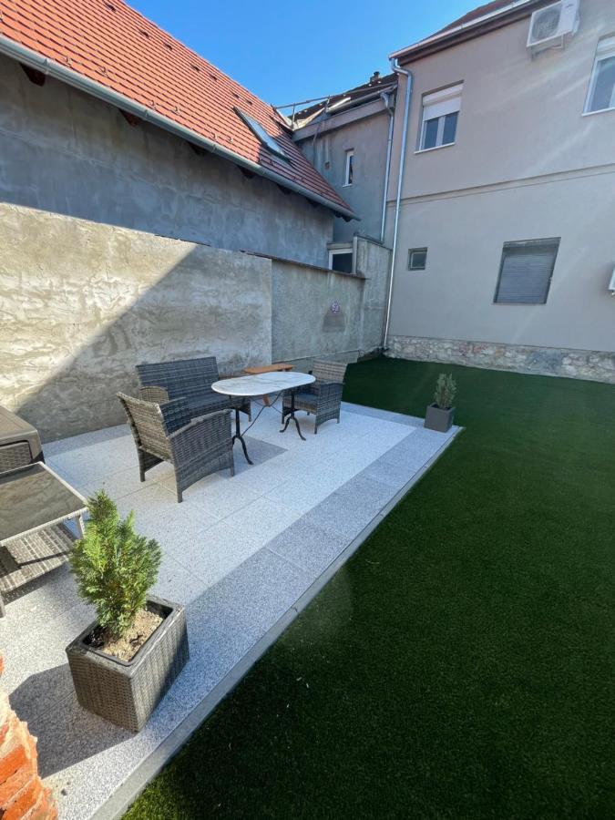 Holiday Apartmanhaz Harkány Buitenkant foto