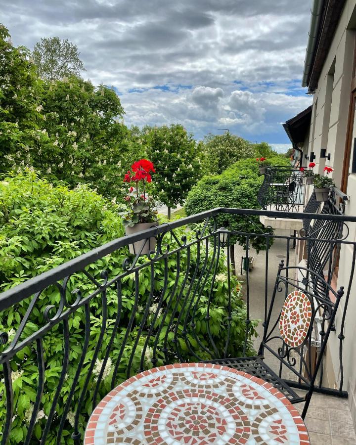 Holiday Apartmanhaz Harkány Buitenkant foto